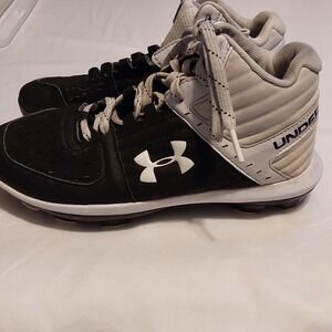 Under Armour  Size 6Y Youth Black Baseball and‎ Softball Cleats